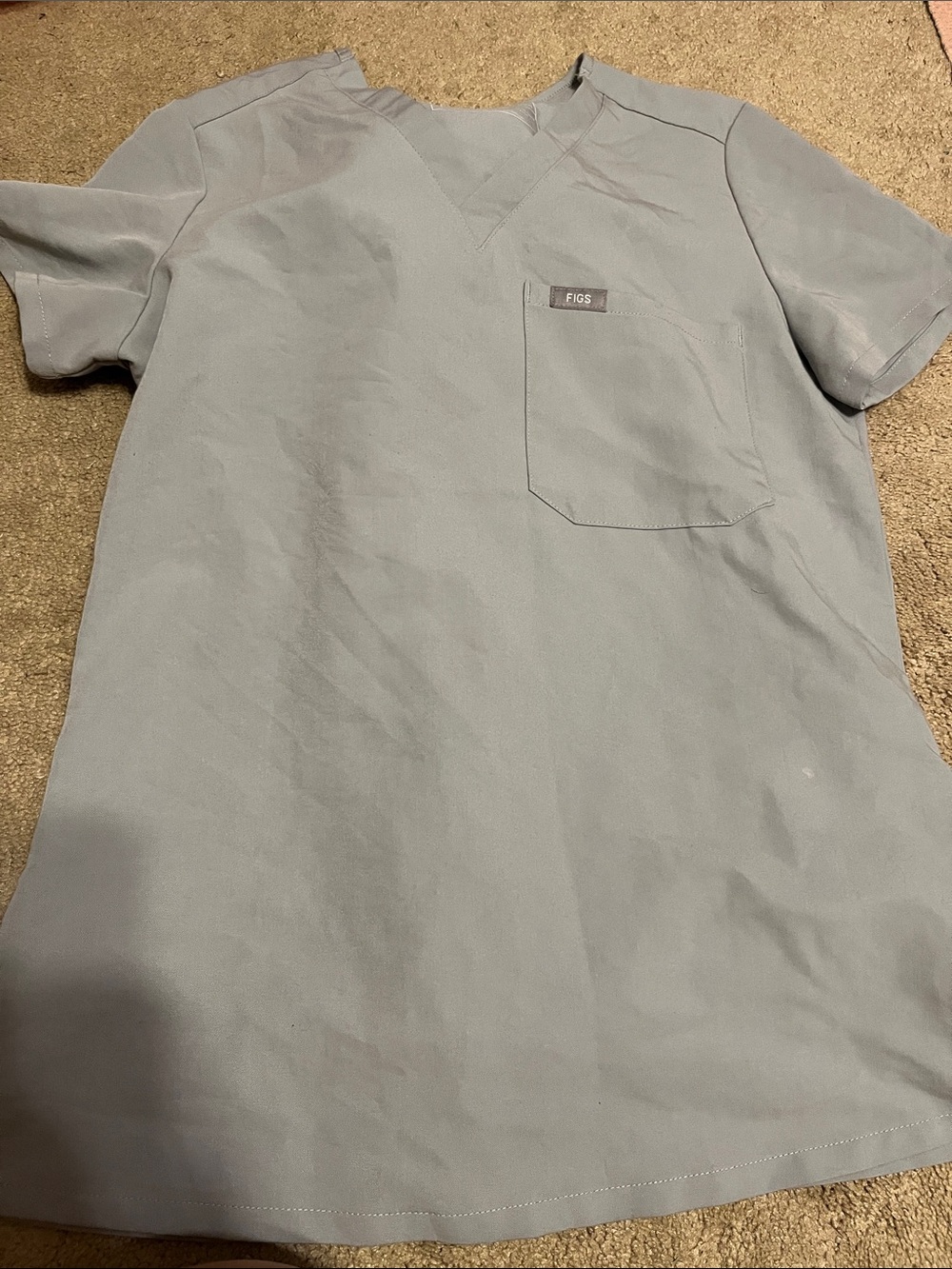 Figs Scrub Set in Light Gray - Picture 4 of 11